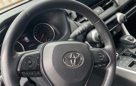 Toyota RAV4, 2020 год, 3 270 000 рублей, 2 фотография