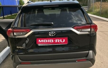Toyota RAV4, 2020 год, 3 270 000 рублей, 8 фотография