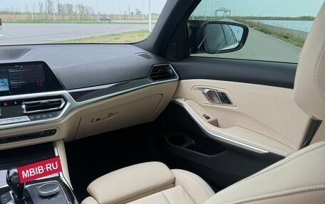 BMW 3 серия, 2019 год, 4 350 000 рублей, 13 фотография