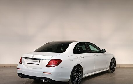 Mercedes-Benz E-Класс, 2018 год, 3 990 000 рублей, 5 фотография