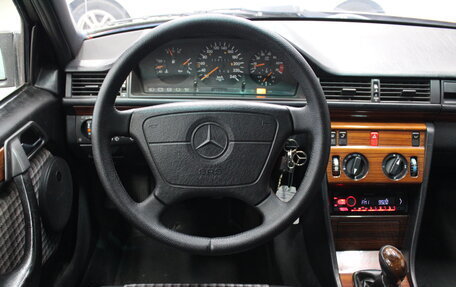 Mercedes-Benz W124, 1993 год, 449 000 рублей, 11 фотография