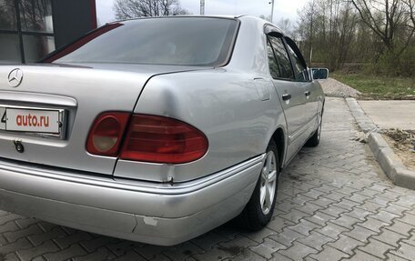 Mercedes-Benz E-Класс, 1996 год, 450 000 рублей, 8 фотография