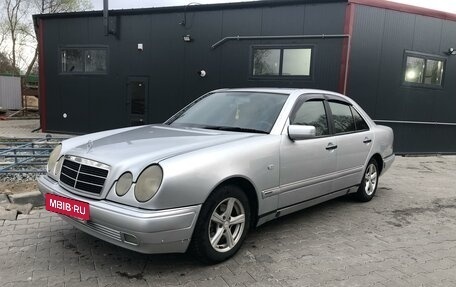 Mercedes-Benz E-Класс, 1996 год, 450 000 рублей, 6 фотография