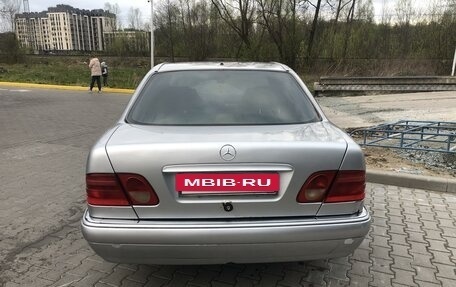 Mercedes-Benz E-Класс, 1996 год, 450 000 рублей, 7 фотография