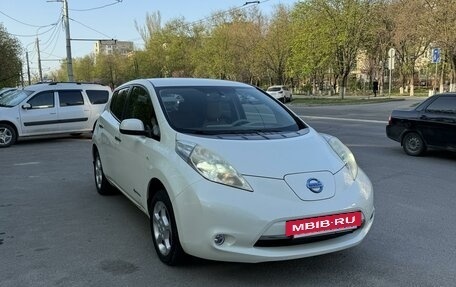 Nissan Leaf I, 2011 год, 1 050 000 рублей, 2 фотография