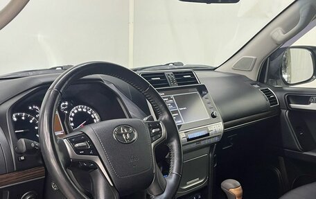 Toyota Land Cruiser Prado 150 рестайлинг 2, 2020 год, 7 080 000 рублей, 11 фотография