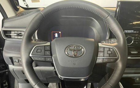Toyota Highlander, 2023 год, 7 000 000 рублей, 13 фотография
