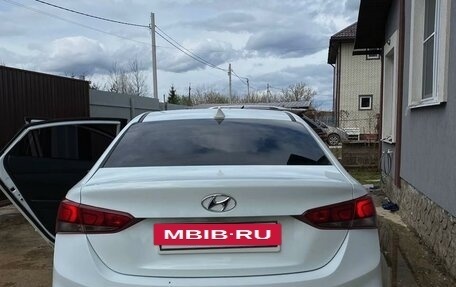 Hyundai Solaris II рестайлинг, 2018 год, 1 350 000 рублей, 2 фотография