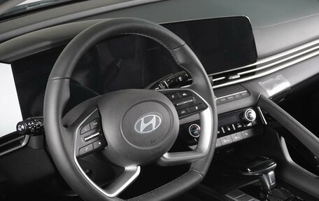 Hyundai Elantra, 2023 год, 2 730 000 рублей, 9 фотография