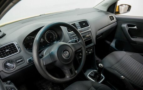 Volkswagen Polo VI (EU Market), 2011 год, 620 000 рублей, 15 фотография