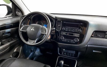 Mitsubishi Outlander III рестайлинг 3, 2019 год, 2 499 000 рублей, 13 фотография