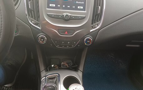 Chevrolet Cruze II, 2017 год, 1 410 000 рублей, 8 фотография