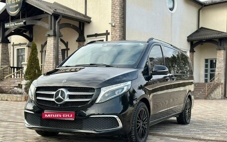 Mercedes-Benz V-Класс, 2021 год, 9 500 000 рублей, 1 фотография