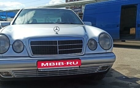 Mercedes-Benz E-Класс, 1998 год, 600 000 рублей, 9 фотография