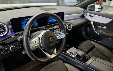 Mercedes-Benz A-Класс, 2019 год, 2 950 000 рублей, 15 фотография