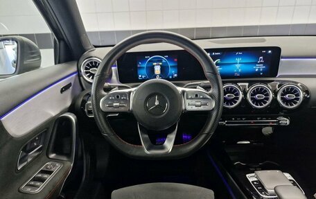Mercedes-Benz A-Класс, 2019 год, 2 950 000 рублей, 14 фотография