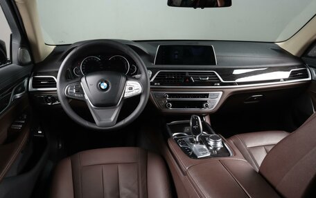 BMW 7 серия, 2017 год, 3 819 000 рублей, 6 фотография