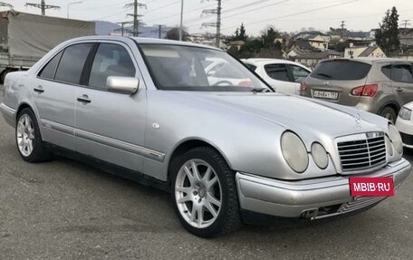 Mercedes-Benz E-Класс, 1995 год, 330 000 рублей, 10 фотография