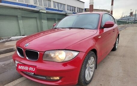 BMW 1 серия, 2010 год, 650 000 рублей, 3 фотография