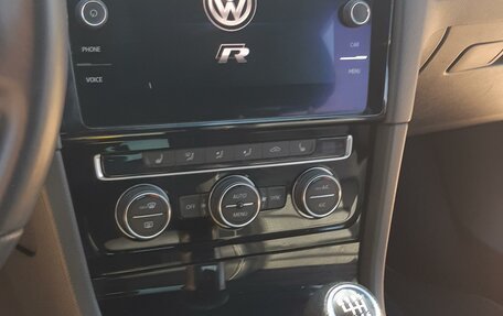 Volkswagen Golf R VII, 2019 год, 3 800 000 рублей, 23 фотография