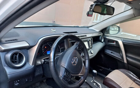 Toyota RAV4, 2014 год, 2 000 000 рублей, 7 фотография