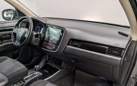Mitsubishi Outlander III рестайлинг 3, 2019 год, 2 170 000 рублей, 3 фотография