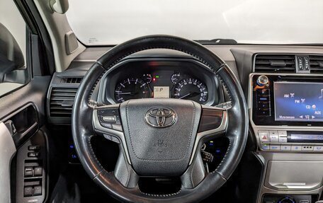 Toyota Land Cruiser Prado 150 рестайлинг 2, 2019 год, 5 250 000 рублей, 12 фотография