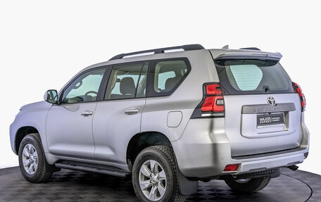 Toyota Land Cruiser Prado 150 рестайлинг 2, 2022 год, 7 695 000 рублей, 14 фотография