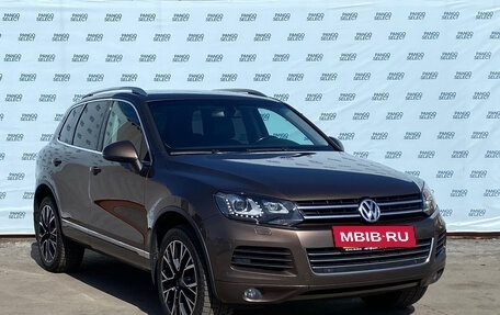 Volkswagen Touareg III, 2011 год, 2 139 000 рублей, 3 фотография