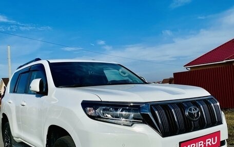 Toyota Land Cruiser Prado 150 рестайлинг 2, 2017 год, 5 600 000 рублей, 4 фотография