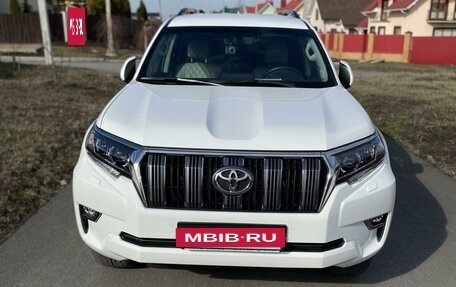 Toyota Land Cruiser Prado 150 рестайлинг 2, 2017 год, 5 600 000 рублей, 2 фотография