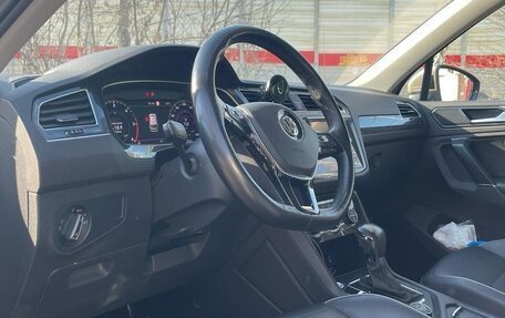 Volkswagen Tiguan II, 2018 год, 3 200 000 рублей, 8 фотография