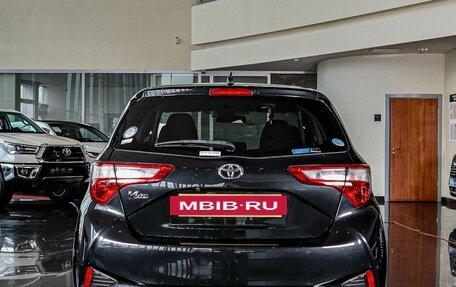 Toyota Vitz, 2018 год, 1 079 000 рублей, 20 фотография