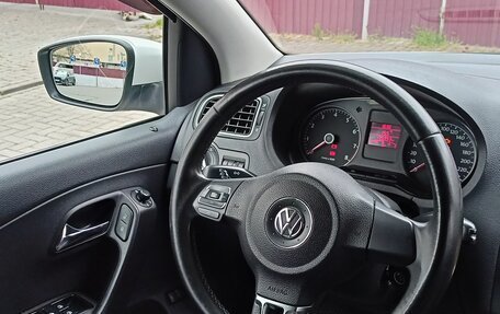 Volkswagen Polo VI (EU Market), 2013 год, 950 000 рублей, 11 фотография