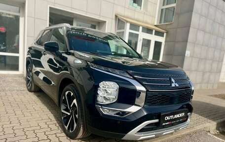 Mitsubishi Outlander, 2023 год, 4 329 000 рублей, 3 фотография