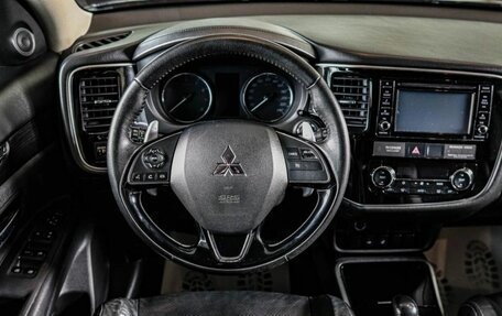 Mitsubishi Outlander III рестайлинг 3, 2017 год, 2 499 000 рублей, 17 фотография