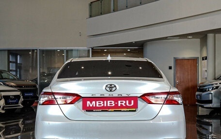 Toyota Camry, 2018 год, 2 949 000 рублей, 2 фотография