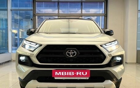 Toyota RAV4, 2023 год, 4 990 000 рублей, 5 фотография
