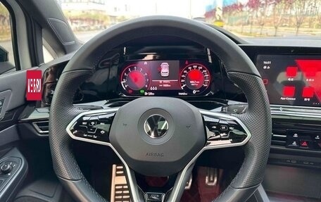 Volkswagen Golf VIII, 2021 год, 2 409 000 рублей, 7 фотография