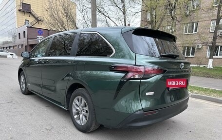 Toyota Sienna, 2021 год, 4 500 000 рублей, 3 фотография