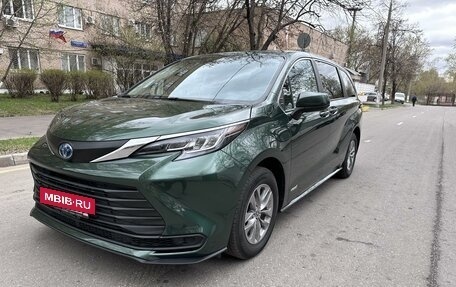Toyota Sienna, 2021 год, 4 500 000 рублей, 2 фотография