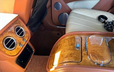 Bentley Bentayga I, 2016 год, 13 500 000 рублей, 16 фотография