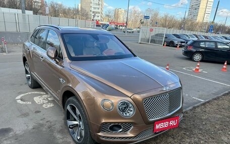 Bentley Bentayga I, 2016 год, 13 500 000 рублей, 8 фотография