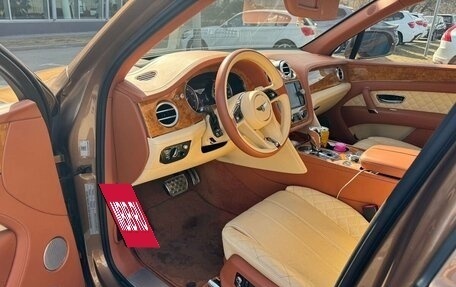 Bentley Bentayga I, 2016 год, 13 500 000 рублей, 10 фотография