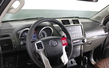 Toyota Land Cruiser Prado 150 рестайлинг 2, 2016 год, 3 850 000 рублей, 5 фотография