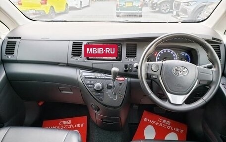 Toyota ISis I, 2013 год, 1 277 000 рублей, 9 фотография