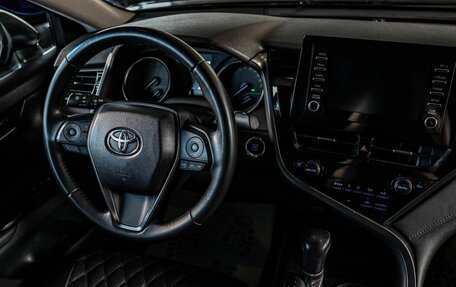 Toyota Camry, 2021 год, 3 549 000 рублей, 10 фотография