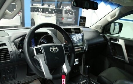 Toyota Land Cruiser Prado 150 рестайлинг 2, 2011 год, 3 033 000 рублей, 17 фотография