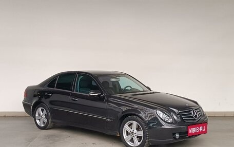 Mercedes-Benz E-Класс, 2003 год, 670 000 рублей, 3 фотография
