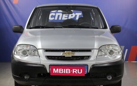 Chevrolet Niva I рестайлинг, 2010 год, 565 000 рублей, 2 фотография